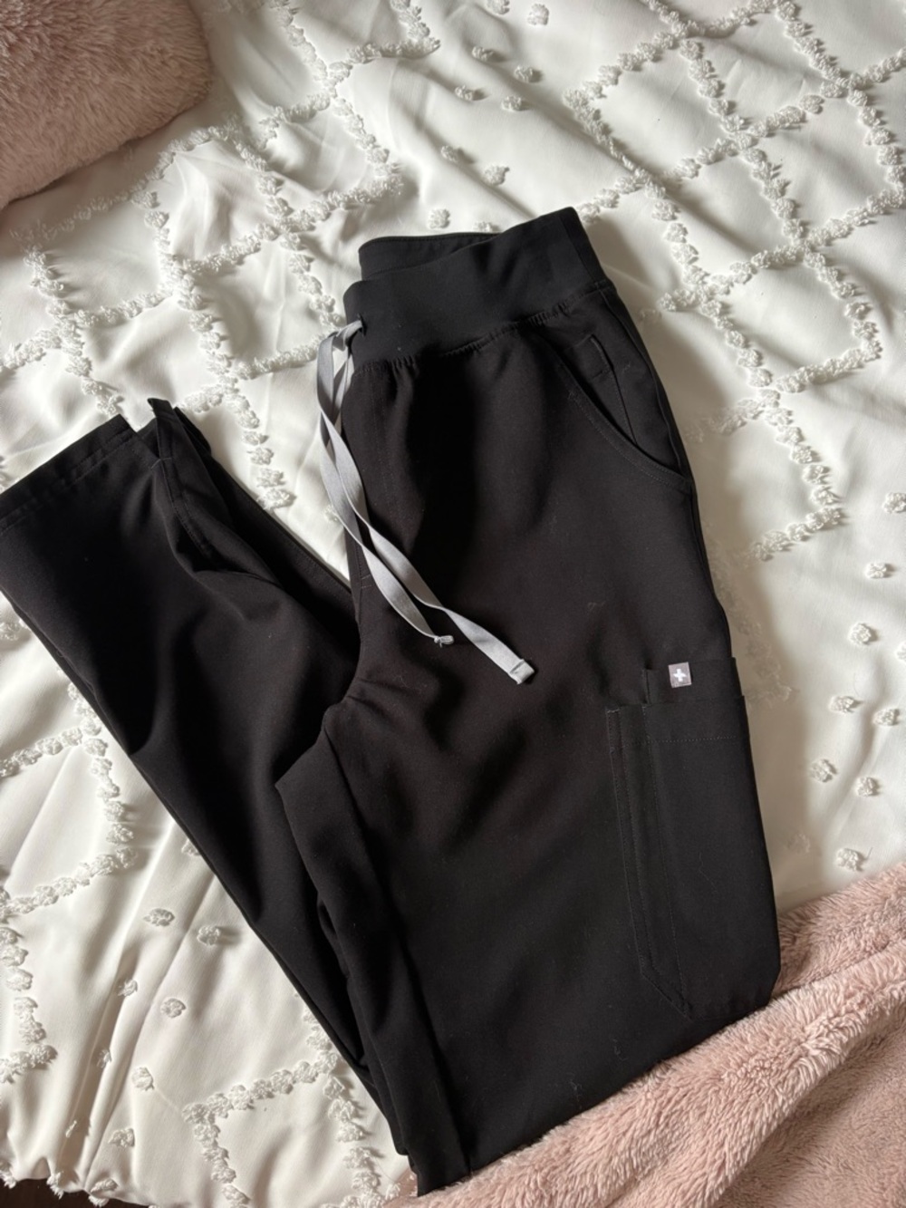 Figs Black Yola High Waisted 2.0 - Tall Skinny Scrub Pants - Picture 4 of 9